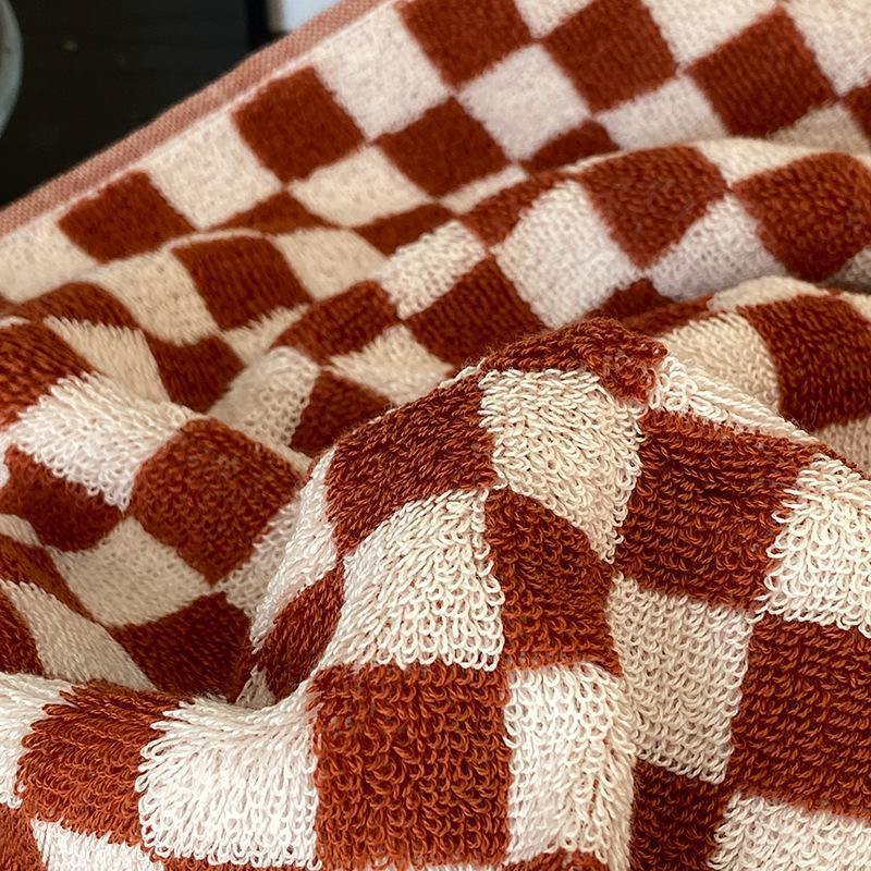 Lisslune | Classic Checkerboard Towel Collection