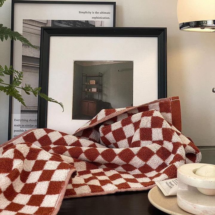 Lisslune | Classic Checkerboard Towel Collection