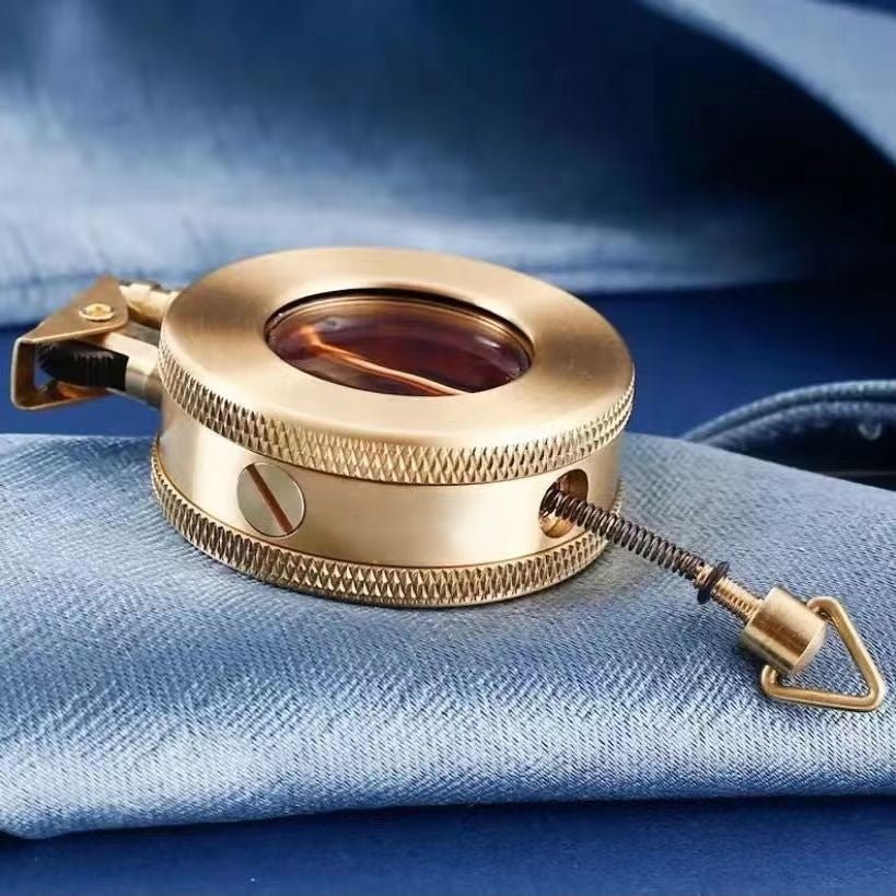 Lisslune | CLASSIC TIME – Retro Metal Kerosene Lighter with Vintage Design