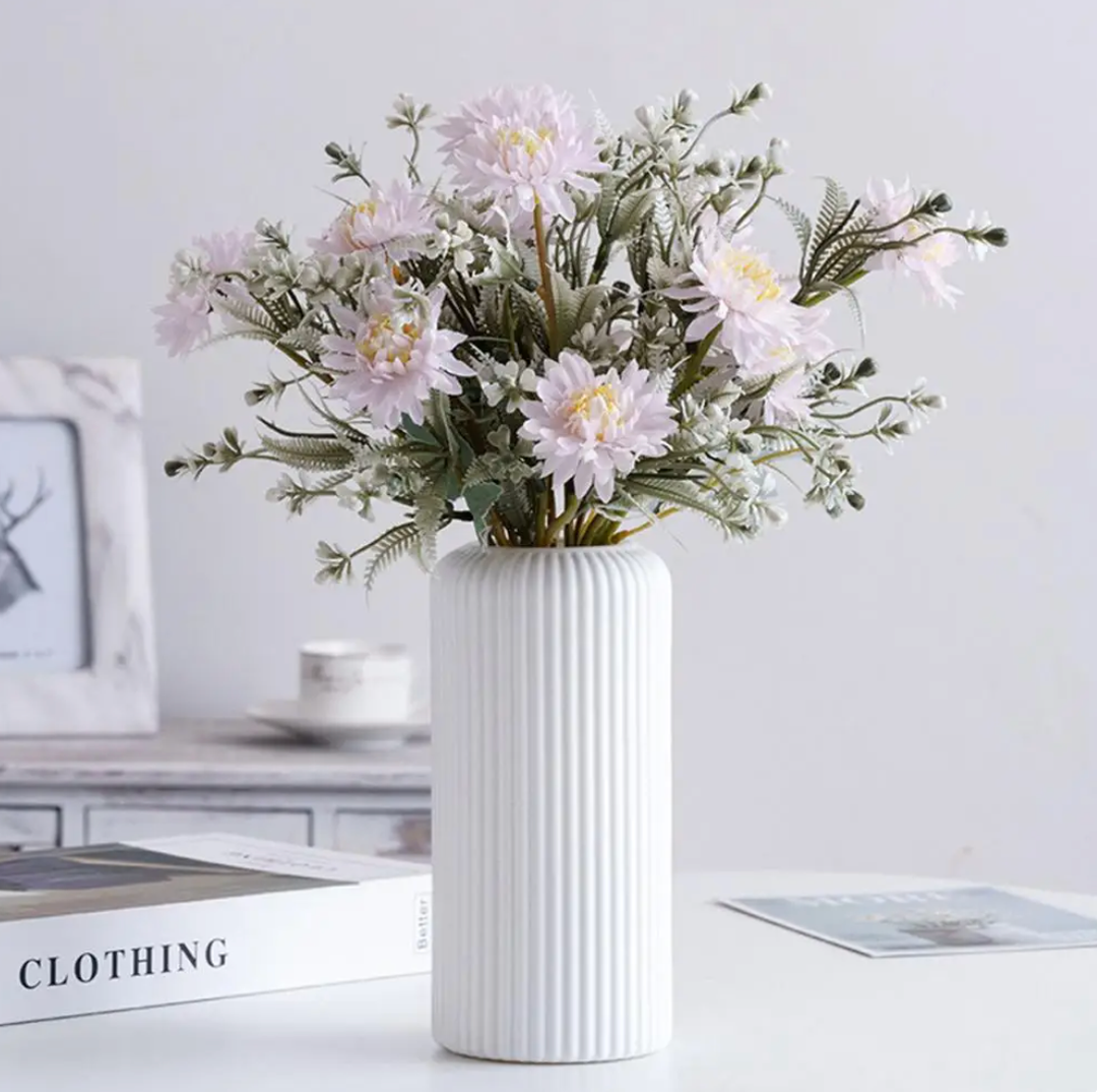 Lisslune | Ribbed Vase