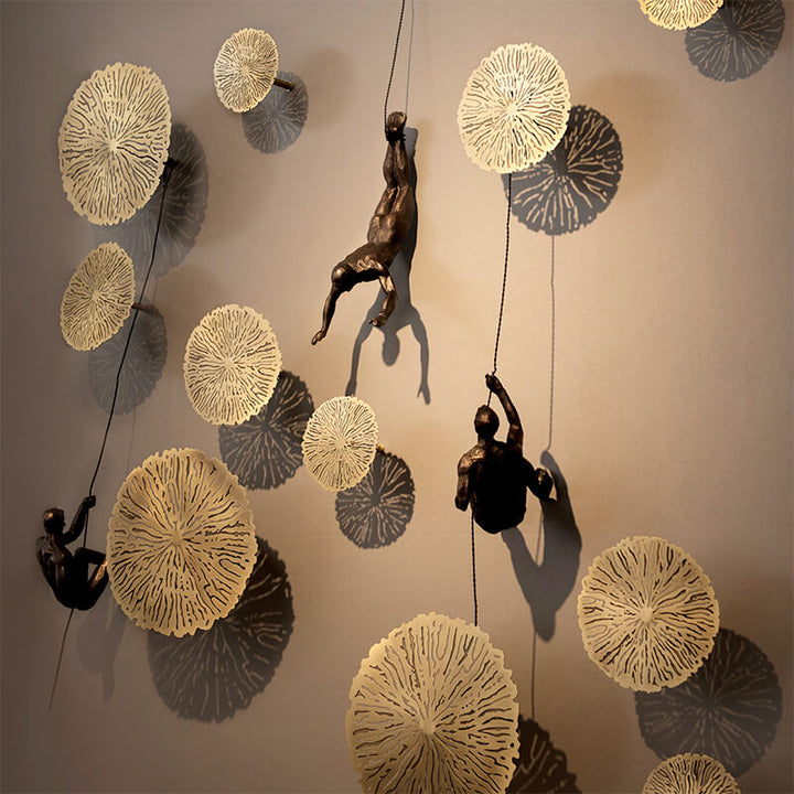 Lisslune | CraftedClimb Climbing Figures Wall Decoration – Inspiring Wall Art of Resin and Iron