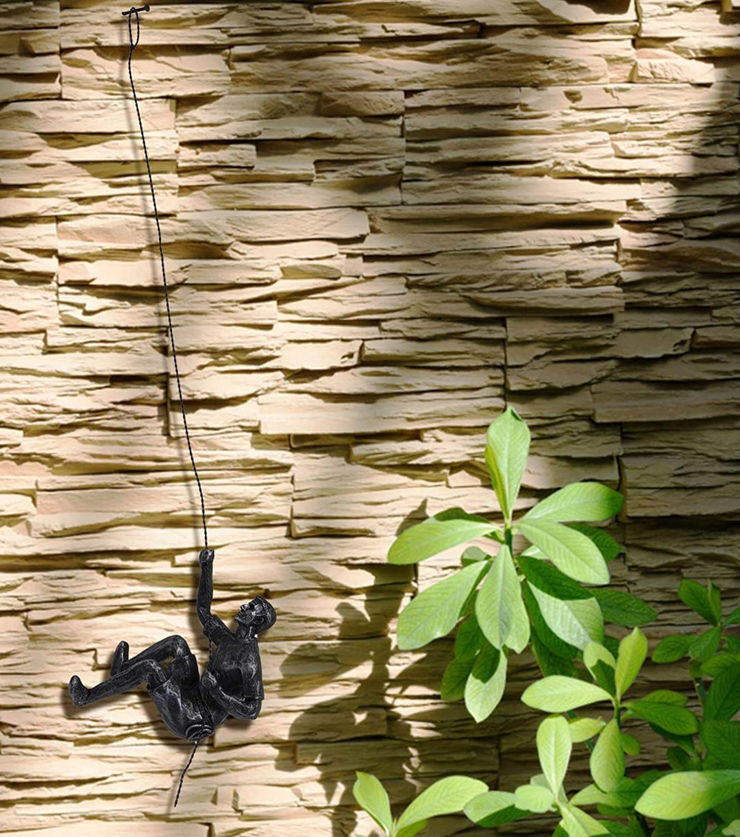Lisslune | CraftedClimb Climbing Figures Wall Decoration – Inspiring Wall Art of Resin and Iron