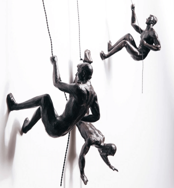 Lisslune | CraftedClimb Climbing Figures Wall Decoration – Inspiring Wall Art of Resin and Iron
