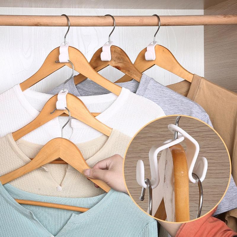 Lisslune | Space-saving plastic hooks for neat and organized closets