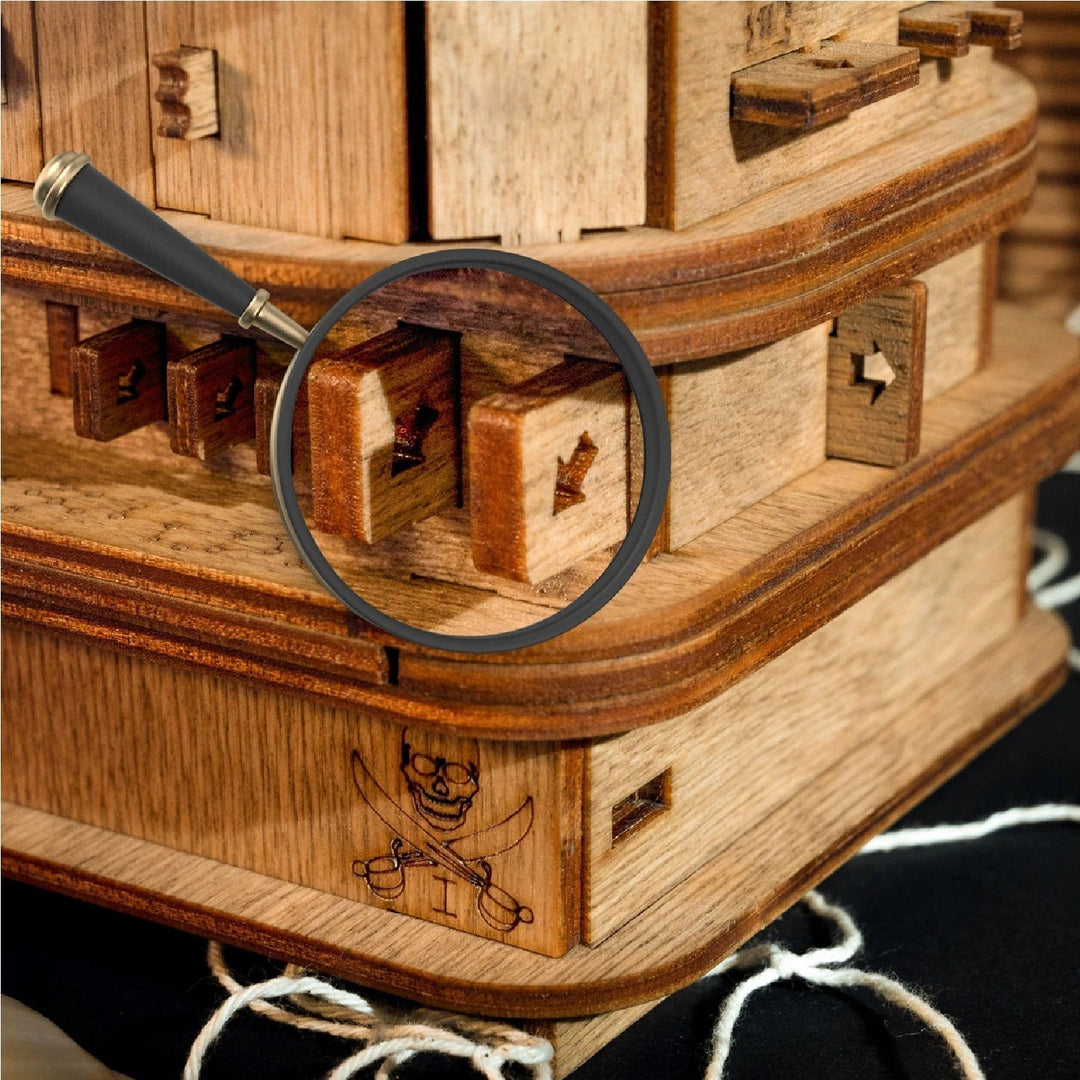 Lisslune | Davy Jones - Cluebox