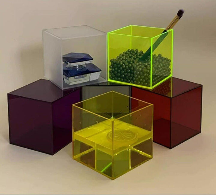 Lisslune | Colorful Acrylic Display Box VitrinaLight – For Collectibles and Accessories