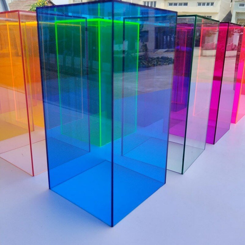 Lisslune | Colorful Acrylic Display Box VitrinaLight – For Collectibles and Accessories
