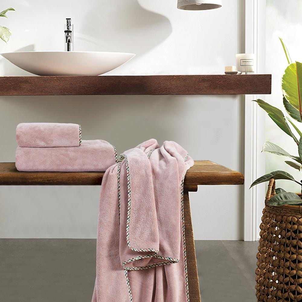 Lisslune | Solenza Premium Bath Towel | Lightweight microfiber towel with fast-dry technology