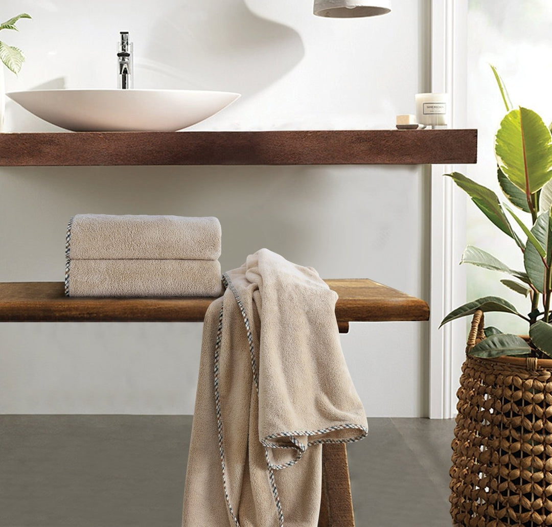 Lisslune | Solenza Premium Bath Towel | Lightweight microfiber towel with fast-dry technology