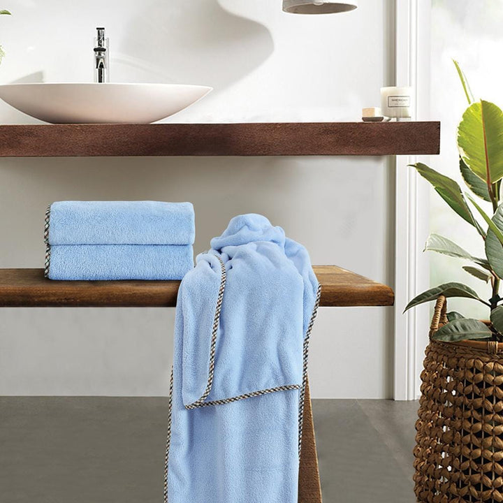 Lisslune | Solenza Premium Bath Towel | Lightweight microfiber towel with fast-dry technology