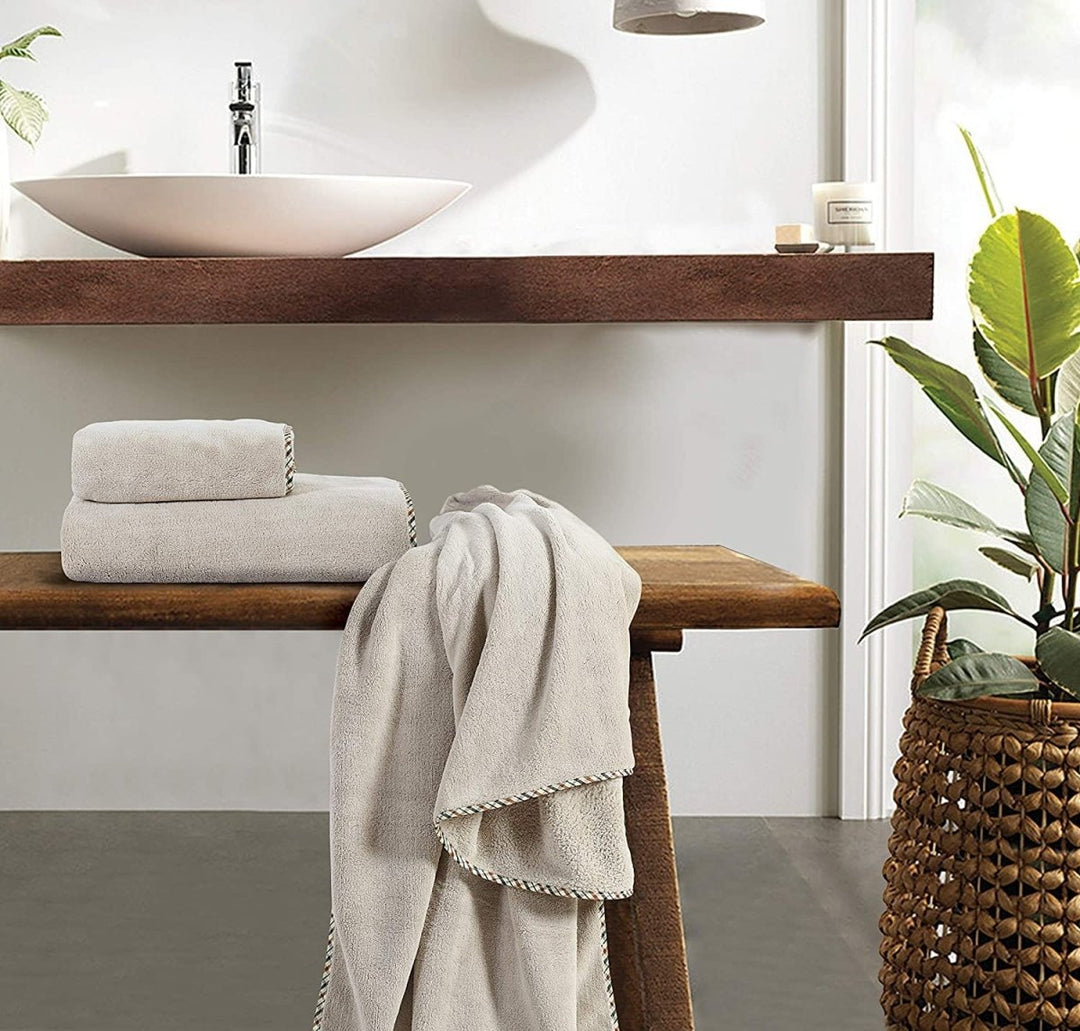 Lisslune | Solenza Premium Bath Towel | Lightweight microfiber towel with fast-dry technology