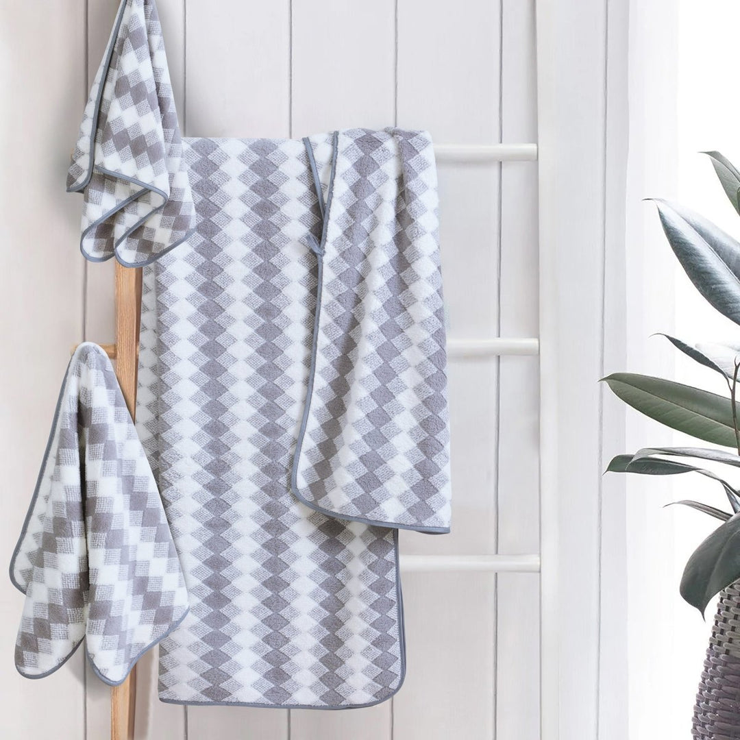 Lisslune | Elysoria Coral Weave Towels | Plush, durable towels with maximum absorbency and quick-dry