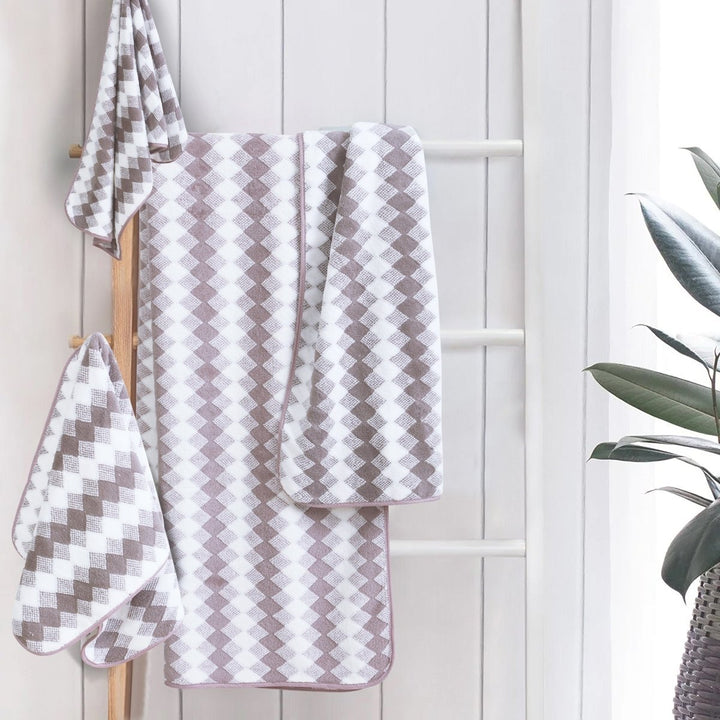 Lisslune | Elysoria Coral Weave Towels | Plush, durable towels with maximum absorbency and quick-dry