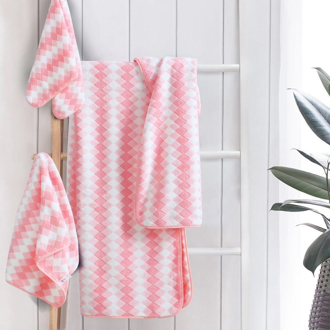 Lisslune | Elysoria Coral Weave Towels | Plush, durable towels with maximum absorbency and quick-dry