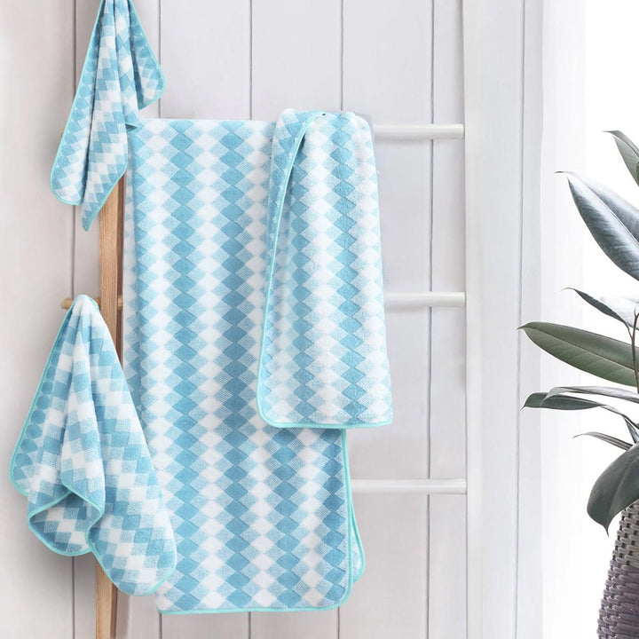 Lisslune | Elysoria Coral Weave Towels | Plush, durable towels with maximum absorbency and quick-dry