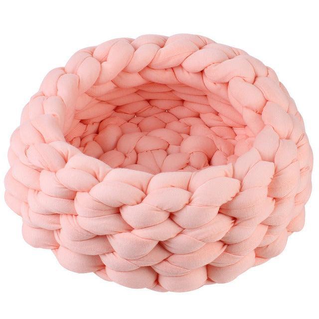 Lisslune | Luxurious handwoven wool pet bed for supreme comfort and elegance