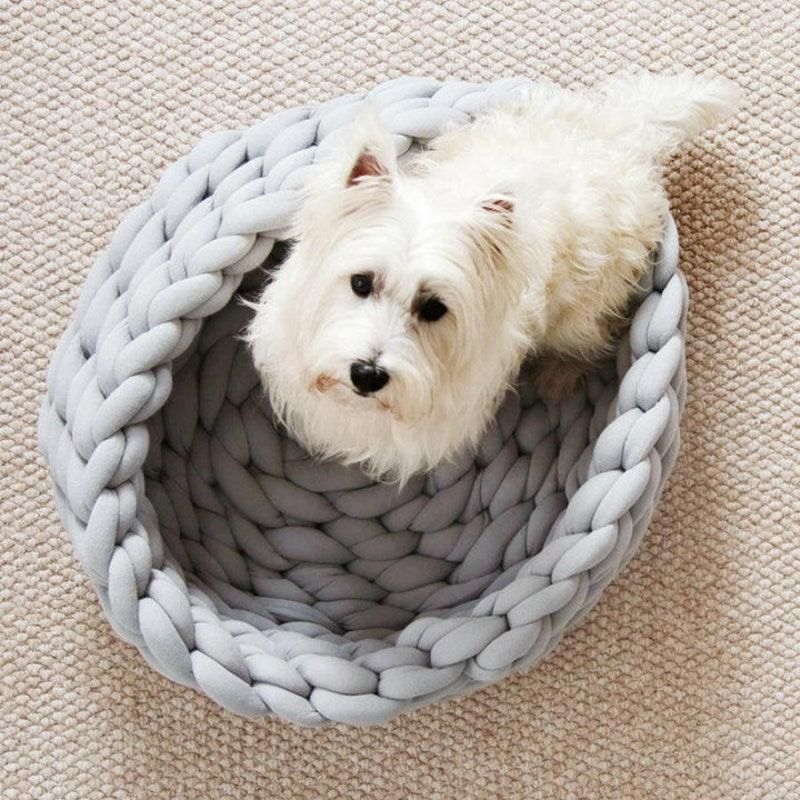 Lisslune | Luxurious handwoven wool pet bed for supreme comfort and elegance