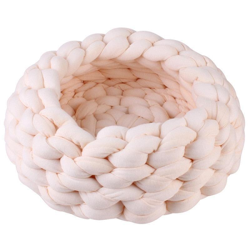 Lisslune | Luxurious handwoven wool pet bed for supreme comfort and elegance