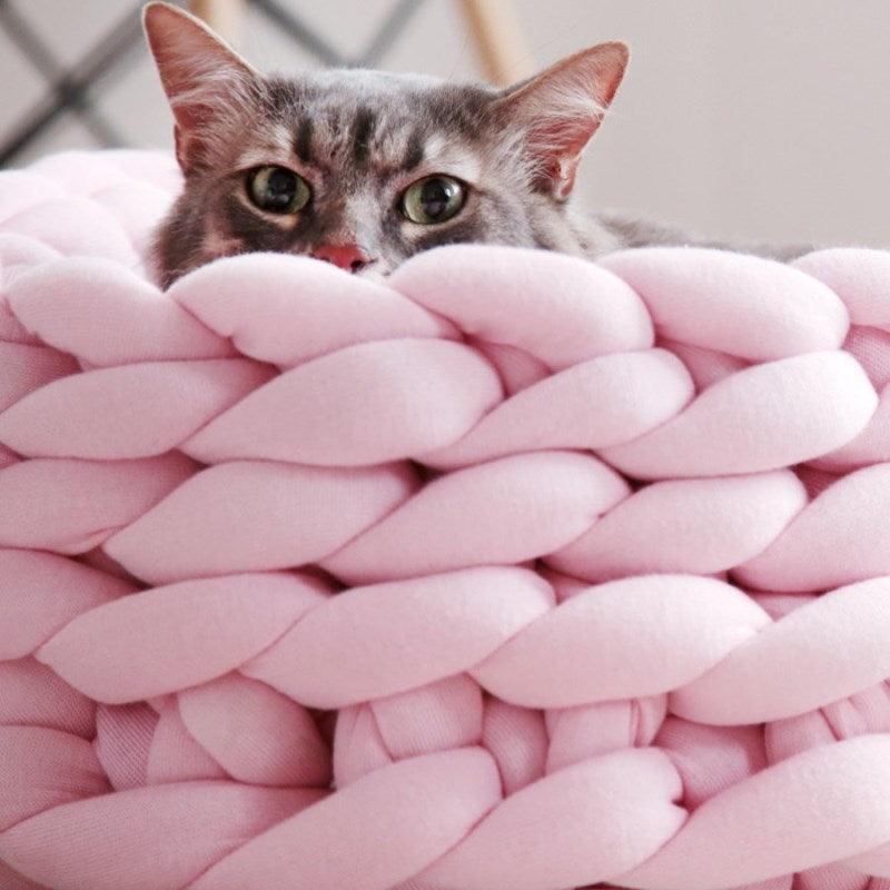 Lisslune | Luxurious handwoven wool pet bed for supreme comfort and elegance