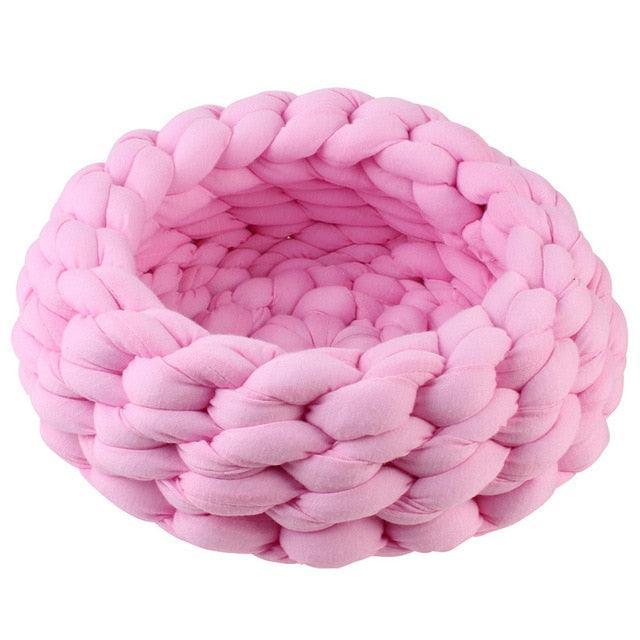 Lisslune | Luxurious handwoven wool pet bed for supreme comfort and elegance