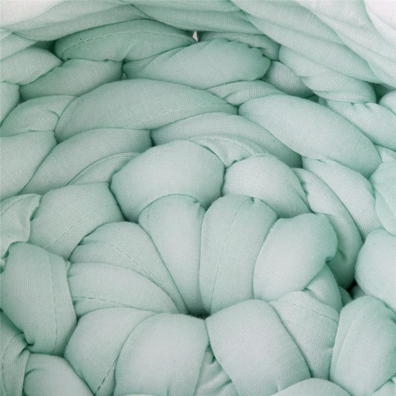 Lisslune | Luxurious handwoven wool pet bed for supreme comfort and elegance