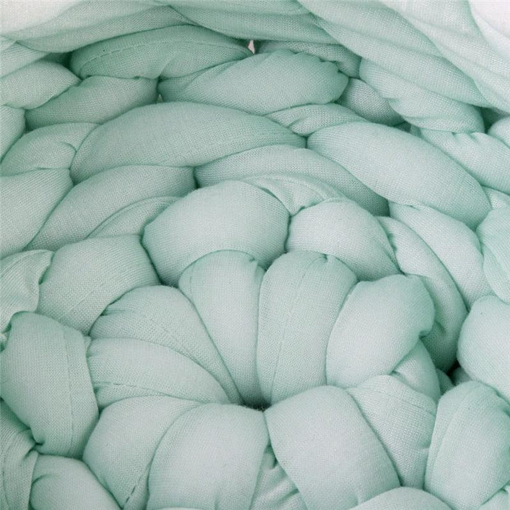 Lisslune | Luxurious handwoven wool pet bed for supreme comfort and elegance