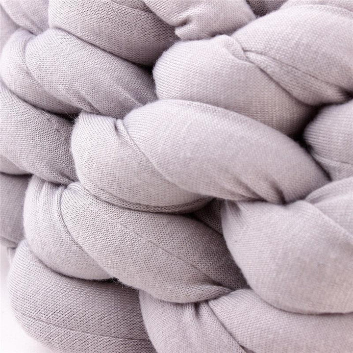 Lisslune | Luxurious handwoven wool pet bed for supreme comfort and elegance