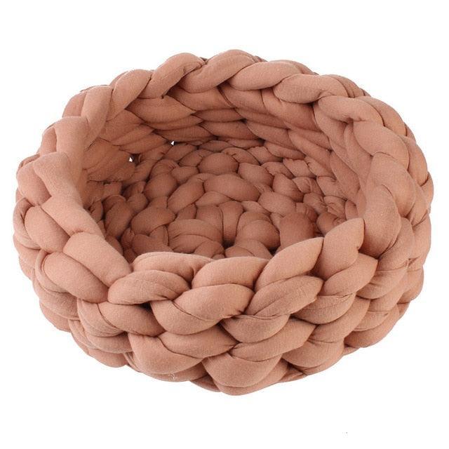 Lisslune | Luxurious handwoven wool pet bed for supreme comfort and elegance