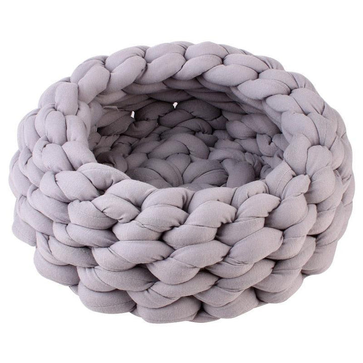 Lisslune | Luxurious handwoven wool pet bed for supreme comfort and elegance