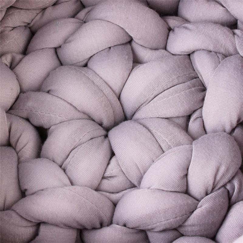 Lisslune | Luxurious handwoven wool pet bed for supreme comfort and elegance