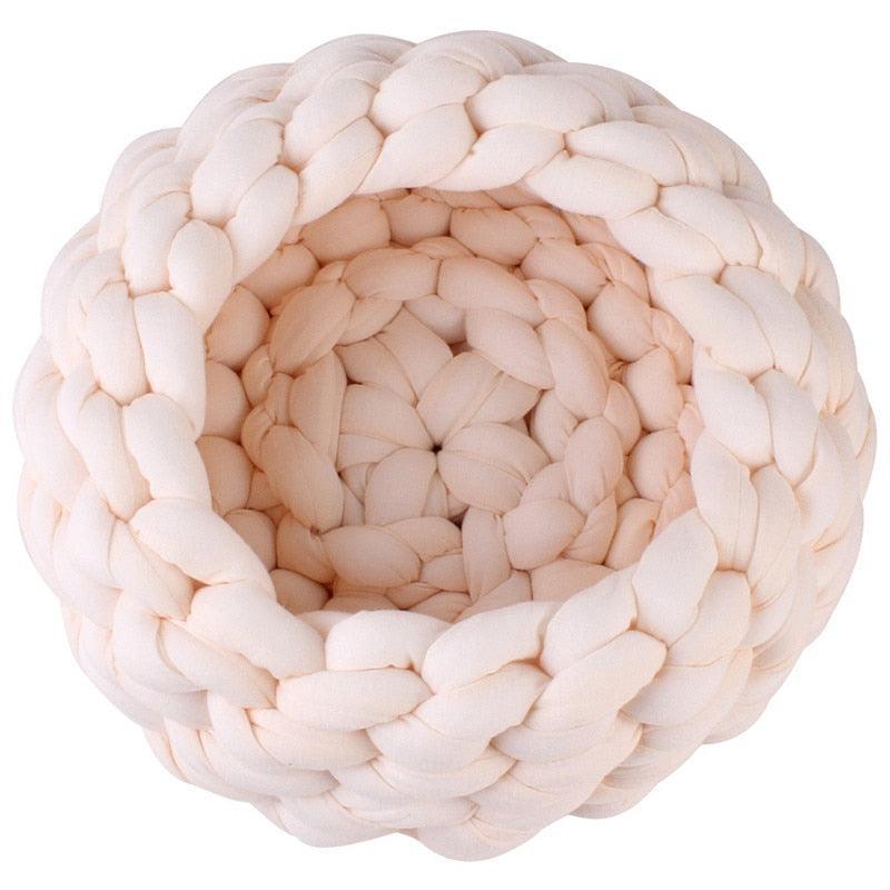 Lisslune | Luxurious handwoven wool pet bed for supreme comfort and elegance