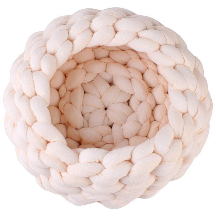 Lisslune | Luxurious handwoven wool pet bed for supreme comfort and elegance
