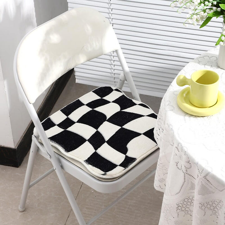 Lisslune | Curvy Checker Mini Tufted Carpet
