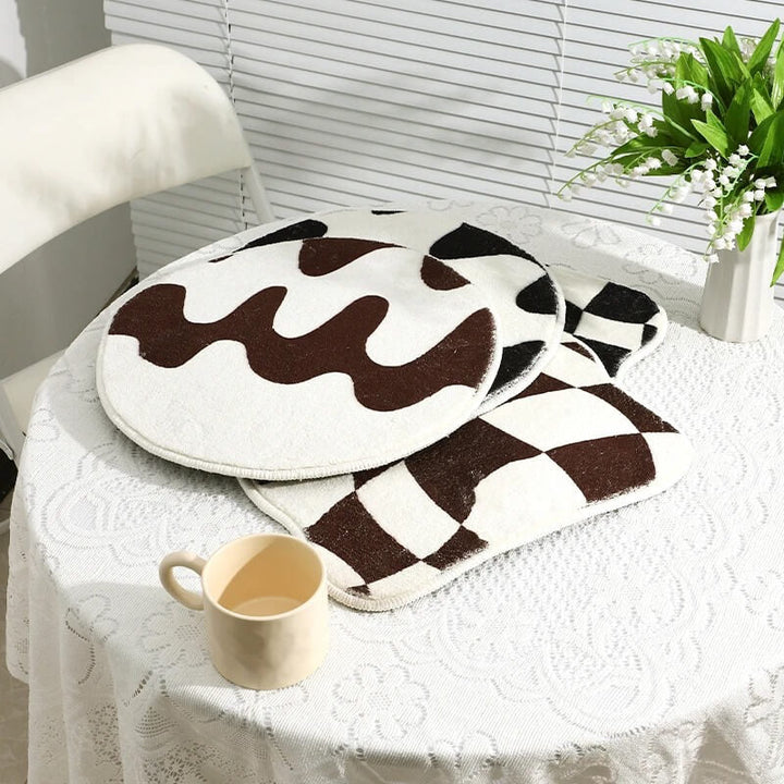 Lisslune | Curvy Checker Mini Tufted Carpet