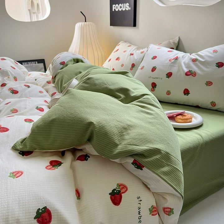 Rynx | Cute Strawberry Print Bedding Set