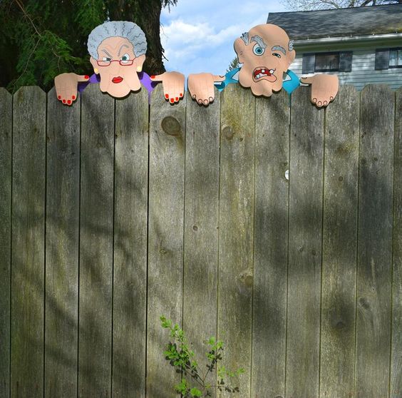 Lisslune | Fence Decoration Nosy Old Man and Lady Garden Yard Art
