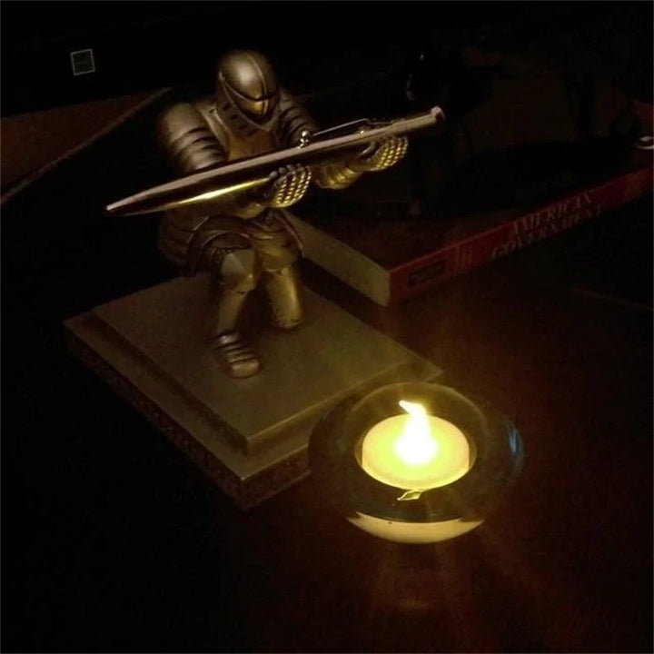Lisslune | knight pen holder