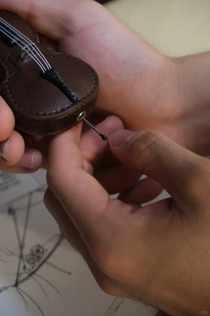 Lisslune | Crafted Leather Violin & Cello Keychain
