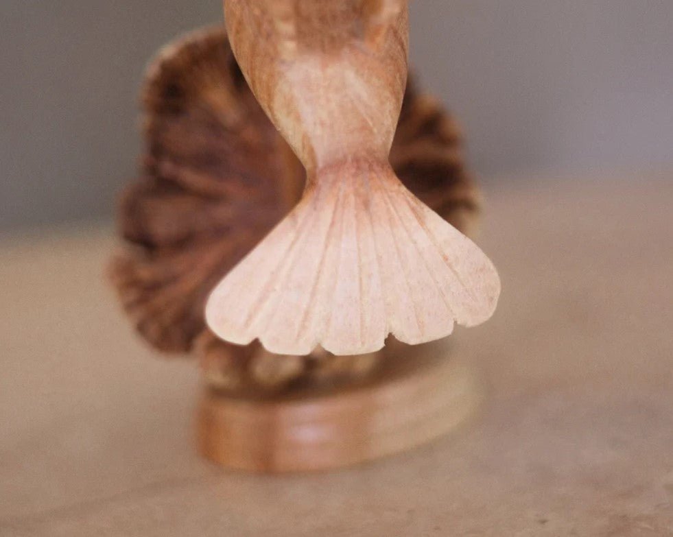 Lisslune | Hummingbird Feeding on a Flower, Handmade Sculpture
