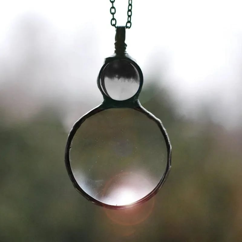 Lisslune | Necklace with magnifying pendant