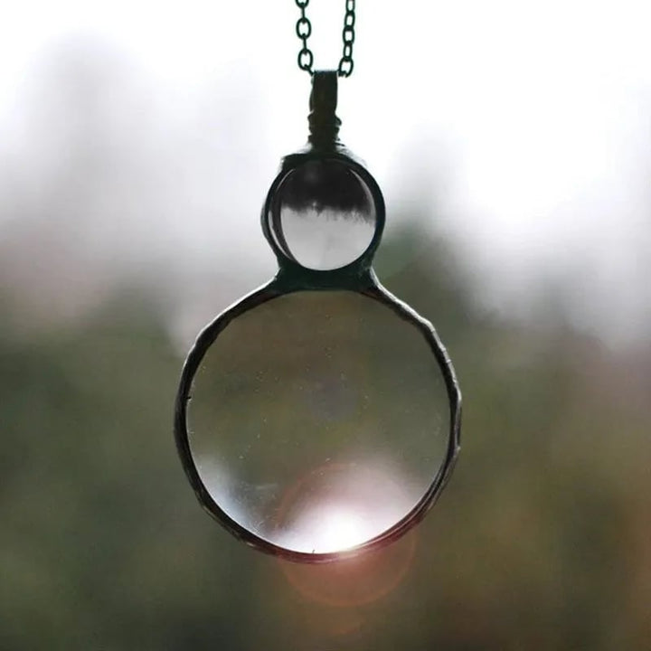 Lisslune | Necklace with magnifying pendant