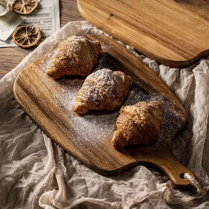 Lisslune | ChopMaster - Elegant wooden cutting board for versatile use in the kitchen