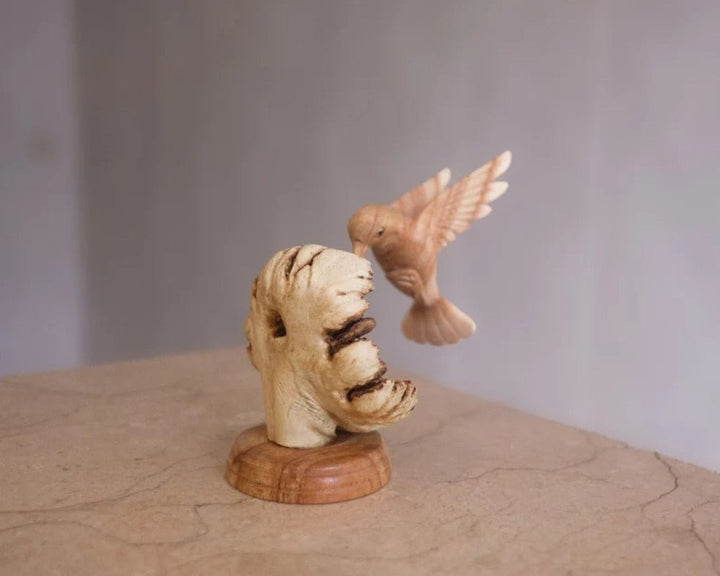 Lisslune | Hummingbird Feeding on a Flower, Handmade Sculpture