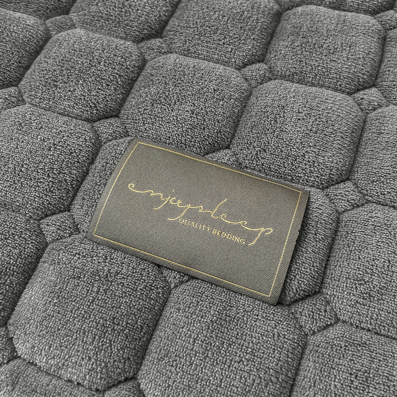 Lisslune | Modern Soft Throw Blanket with Square Texture – Stylish Fluffy Bed & Sofa Cover