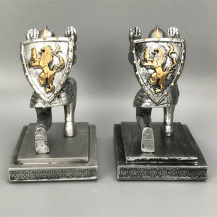 Lisslune | knight pen holder