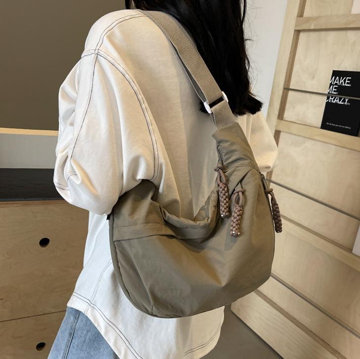 Lisslune | EVERCARRY – Nylon Shoulder Bag with Smart Compartments for Everyday Use