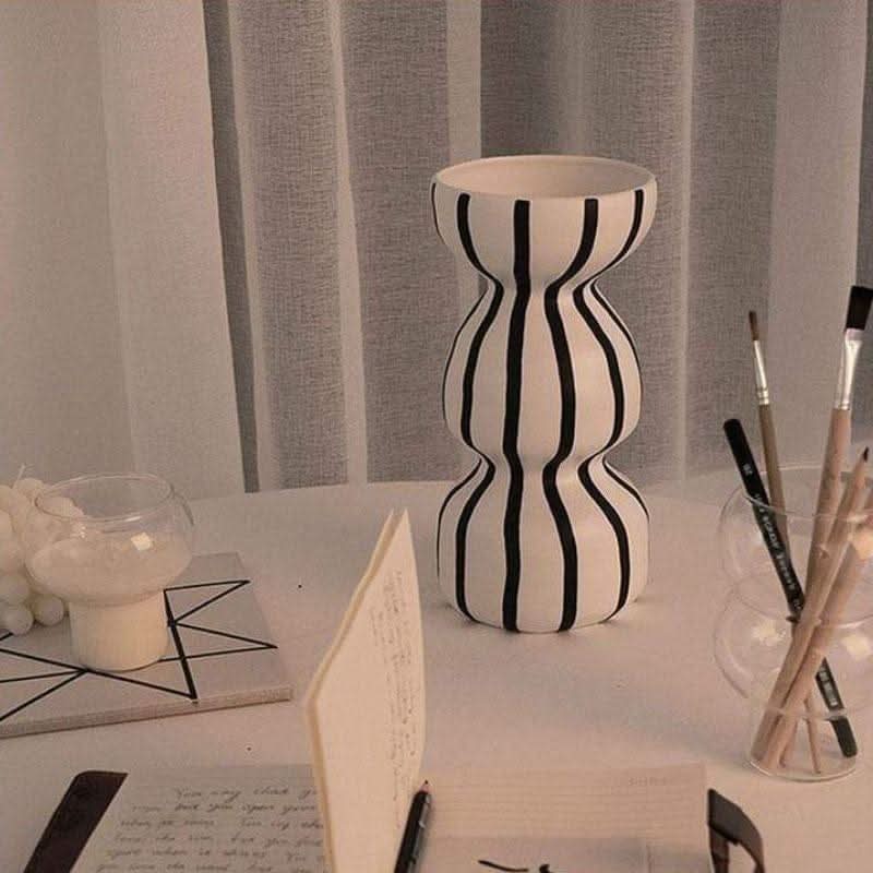 Lisslune | HANAMI – Elegant ceramic vase for stylish spaces