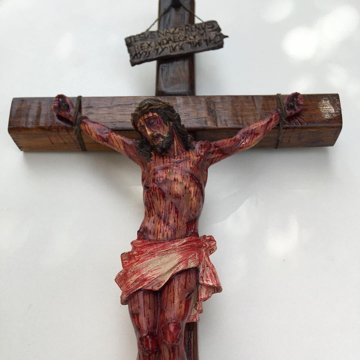 Lisslune | Handmade - Realistic Cross of Christ
