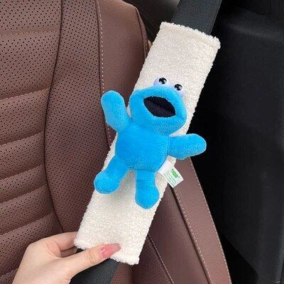 Lisslune | Plush Heart Frog Car Seatbelt Shoulder Pad