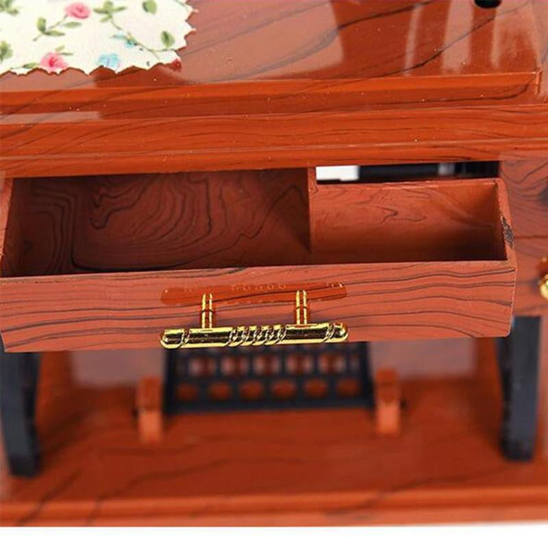 Lisslune | Mini Craft Retro Sewing Machine Decor